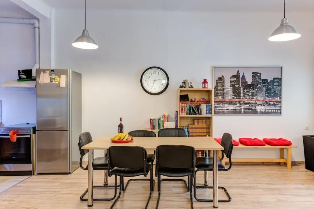Renovated, Open And Functional Old City House 伊拉克利翁 外观 照片