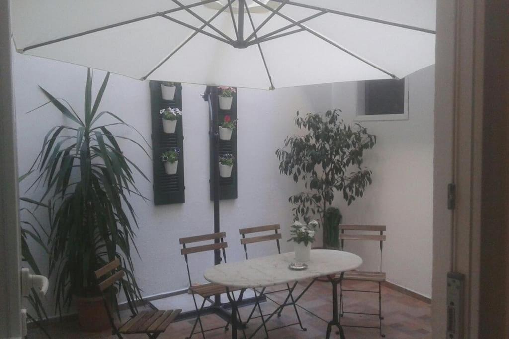 Renovated, Open And Functional Old City House 伊拉克利翁 外观 照片