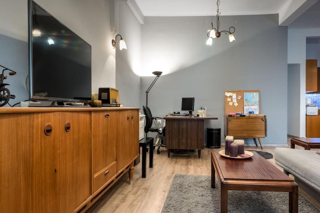 Renovated, Open And Functional Old City House 伊拉克利翁 外观 照片